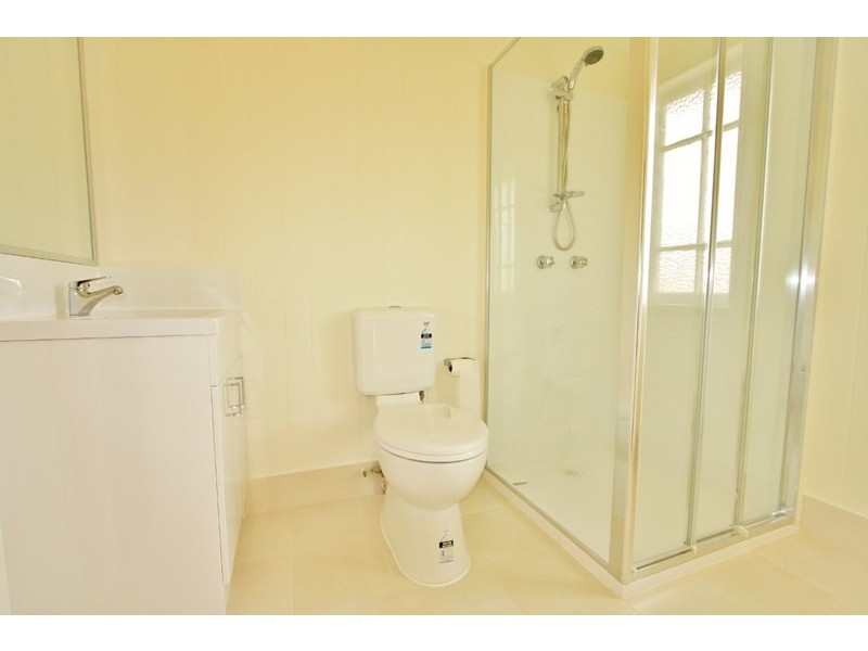 18 Chatsworth Road, Greenslopes QLD 4120