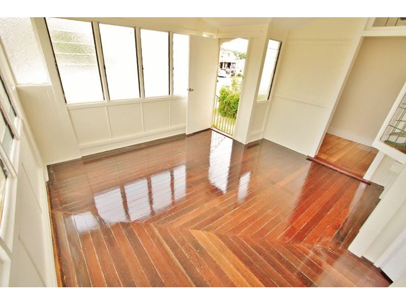 18 Chatsworth Road, Greenslopes QLD 4120