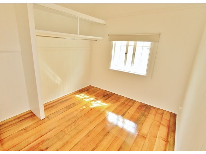 18 Chatsworth Road, Greenslopes QLD 4120