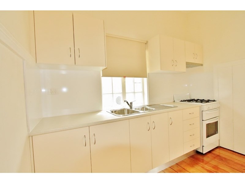 18 Chatsworth Road, Greenslopes QLD 4120