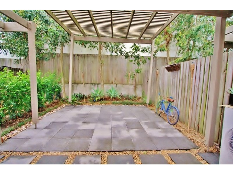 5/8 Eric Road, Holland Park QLD 4121