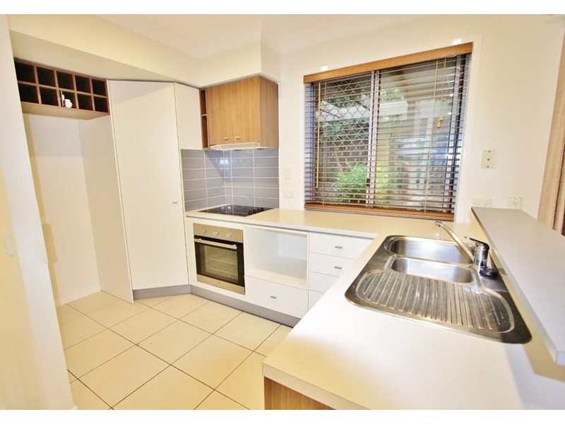 5/8 Eric Road, Holland Park QLD 4121