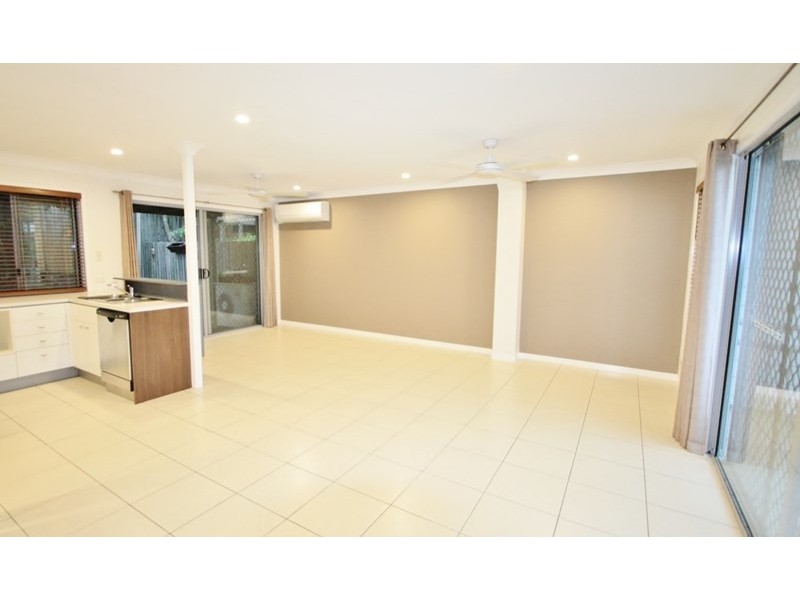 5/8 Eric Road, Holland Park QLD 4121