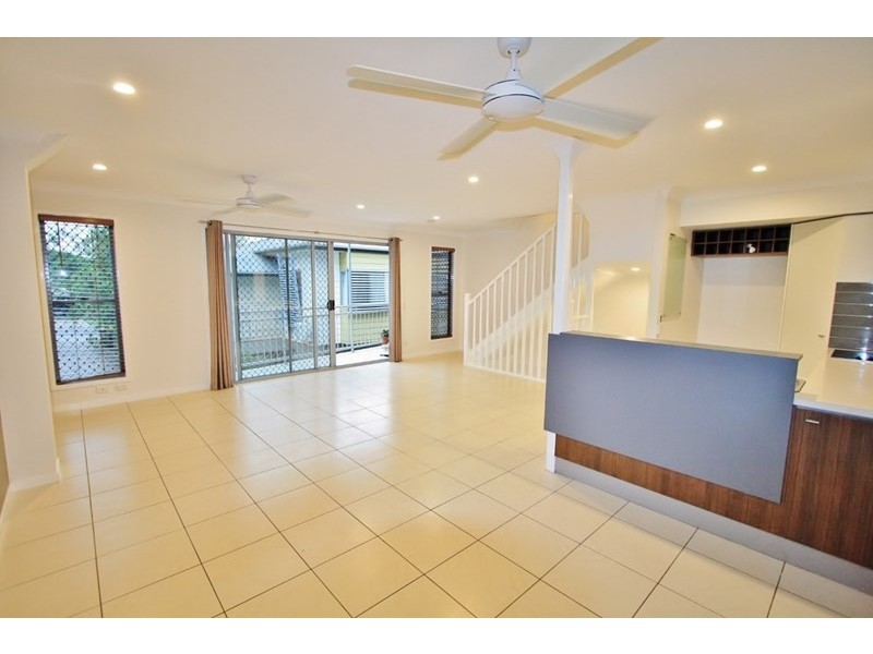 5/8 Eric Road, Holland Park QLD 4121