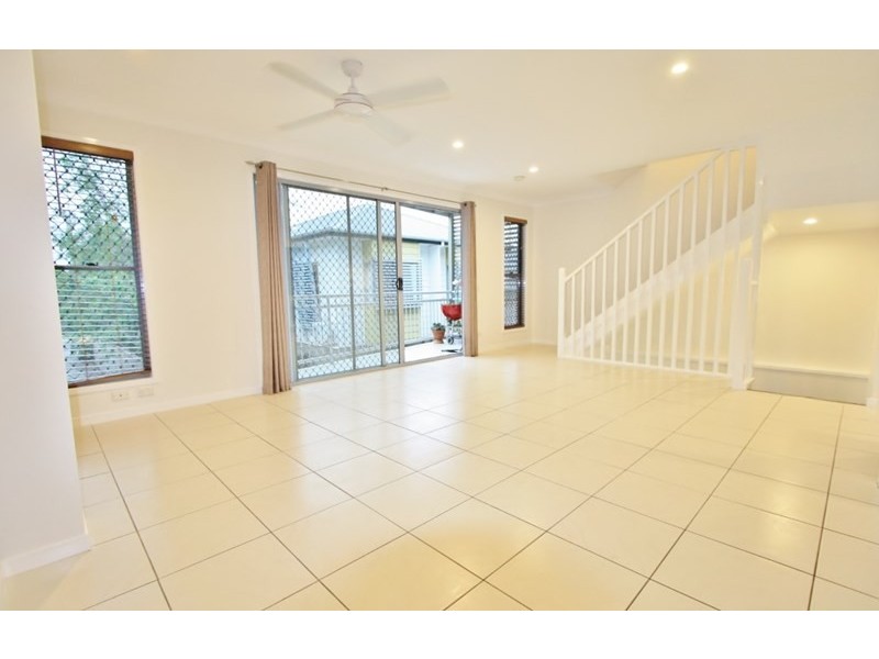 5/8 Eric Road, Holland Park QLD 4121