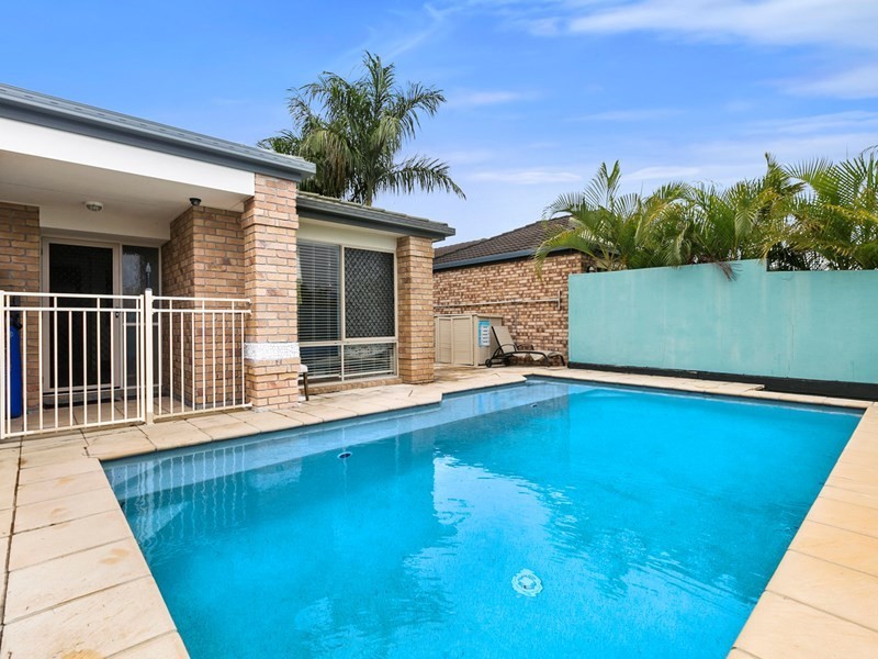 6 Links Avenue, Meadowbrook QLD 4131