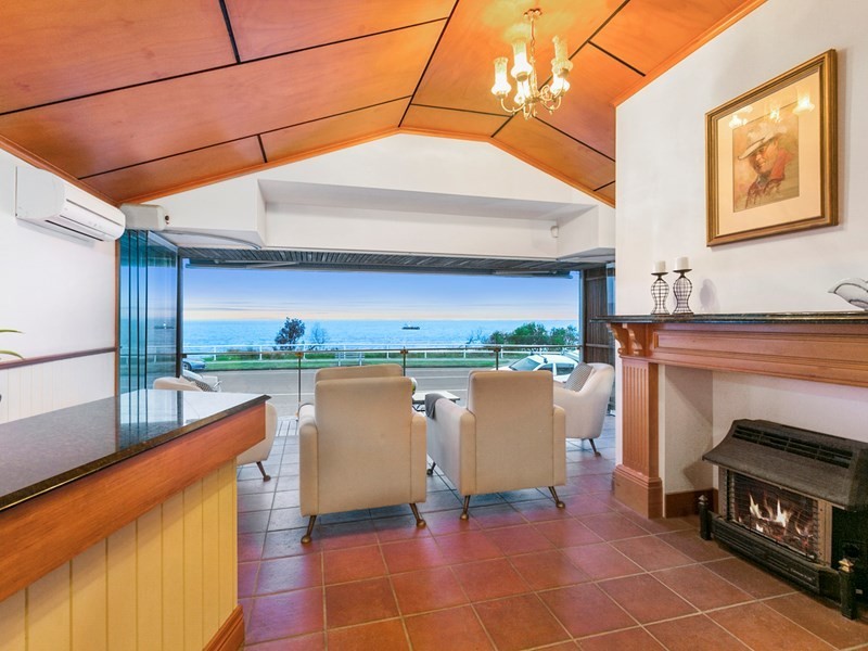 110 Shorncliffe Parade, Shorncliffe QLD 4017