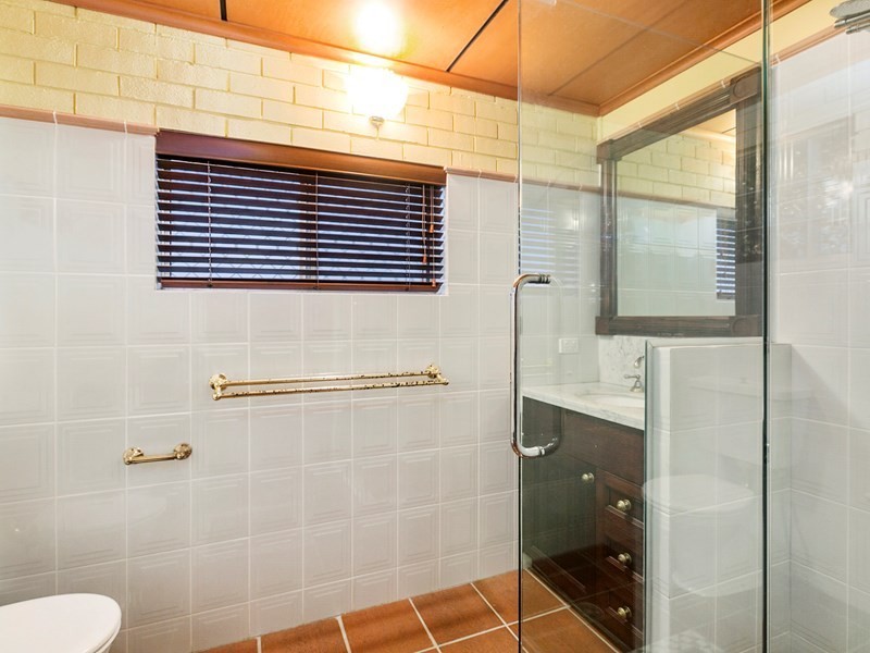 110 Shorncliffe Parade, Shorncliffe QLD 4017