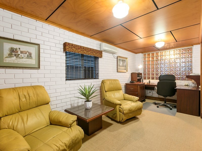 110 Shorncliffe Parade, Shorncliffe QLD 4017