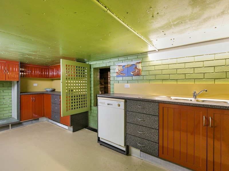 110 Shorncliffe Parade, Shorncliffe QLD 4017