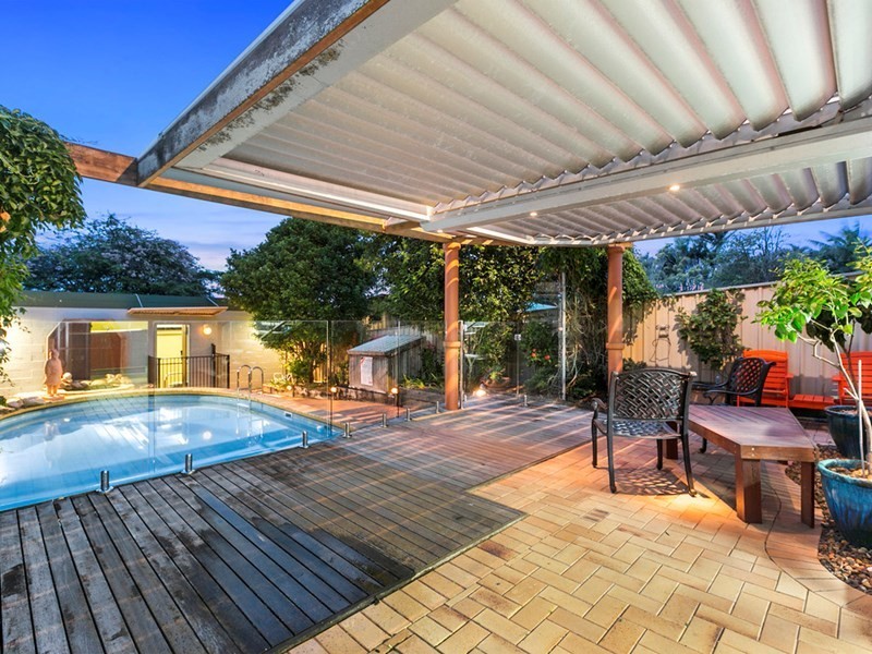 110 Shorncliffe Parade, Shorncliffe QLD 4017