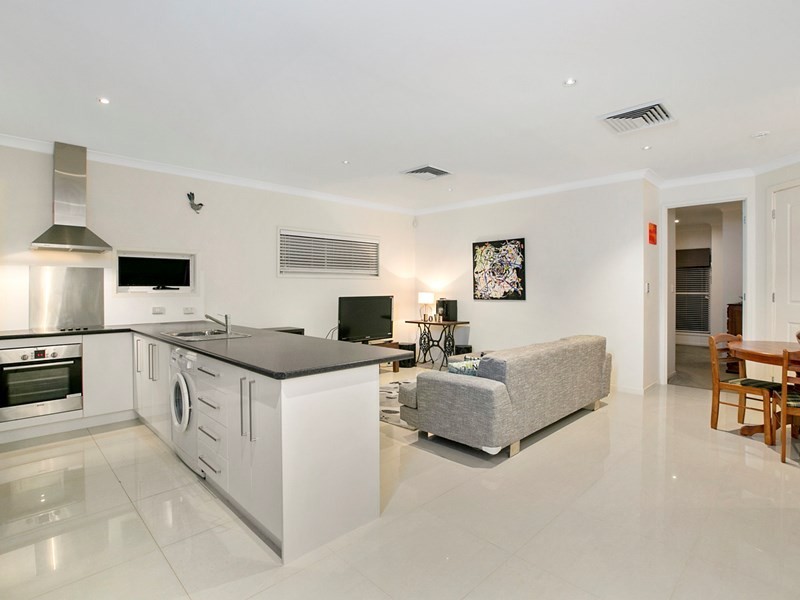 18 Governor Terrace, Murarrie QLD 4172