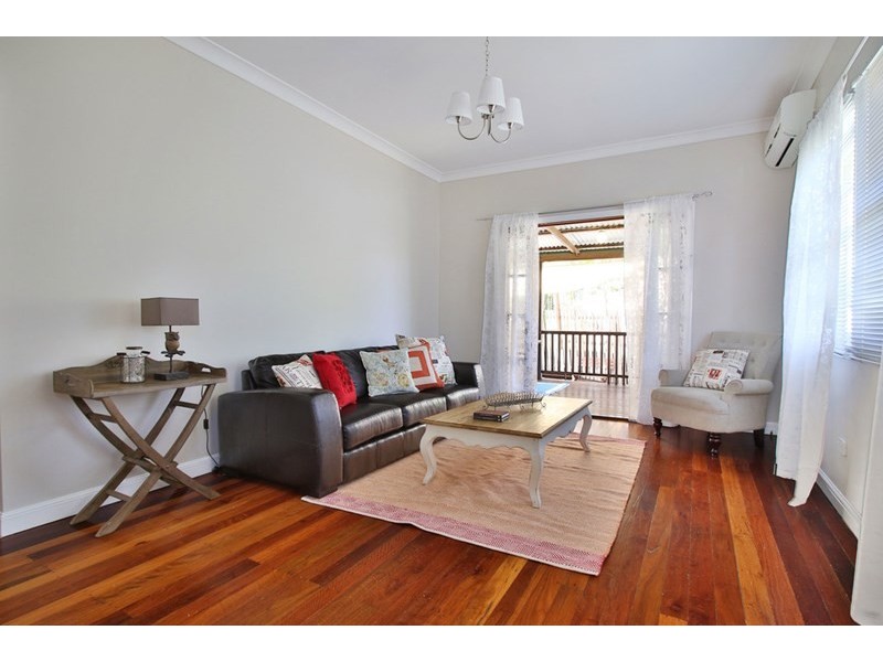 5 Digby Street, Holland Park QLD 4121