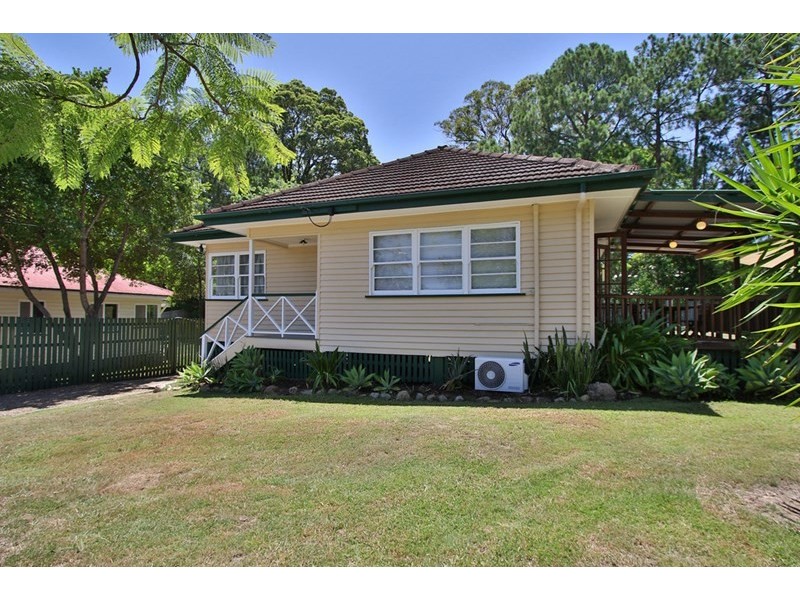 5 Digby Street, Holland Park QLD 4121