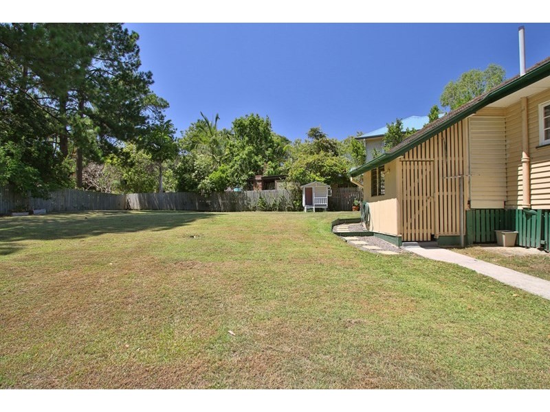 5 Digby Street, Holland Park QLD 4121