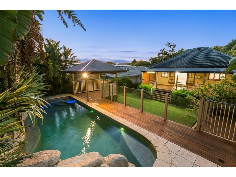 52 Latimer Street, Holland Park QLD 4121