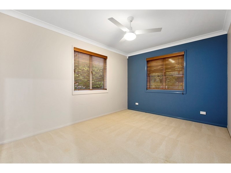 52 Latimer Street, Holland Park QLD 4121