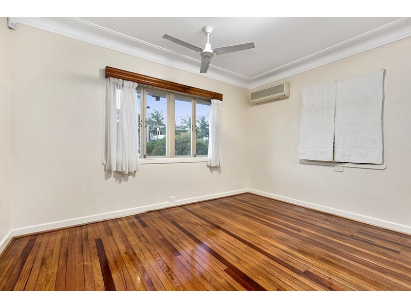 52 Latimer Street, Holland Park QLD 4121