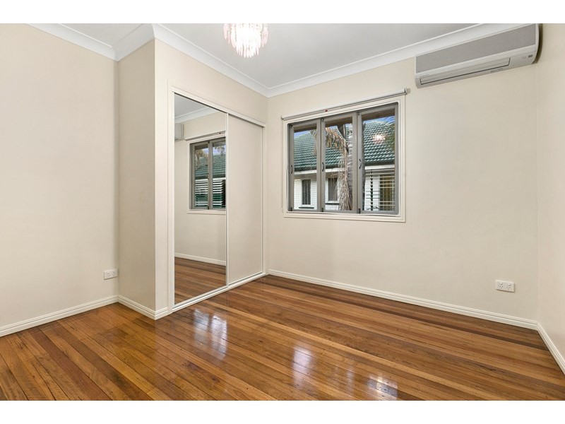 52 Latimer Street, Holland Park QLD 4121