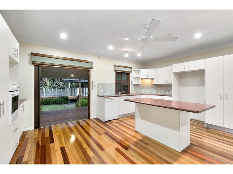 52 Latimer Street, Holland Park QLD 4121