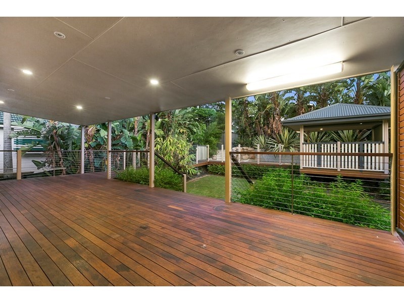 52 Latimer Street, Holland Park QLD 4121