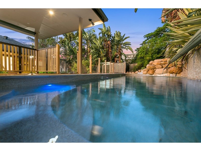 52 Latimer Street, Holland Park QLD 4121