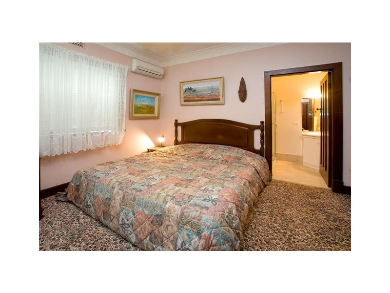 523 Old Cleveland Road, Camp Hill QLD 4152