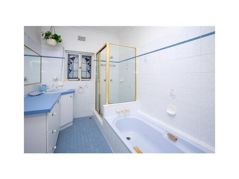 523 Old Cleveland Road, Camp Hill QLD 4152