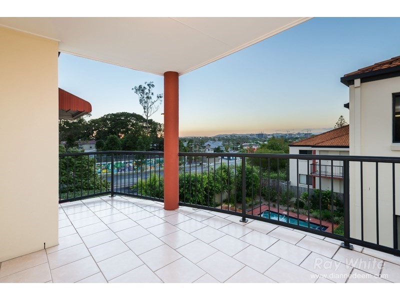 28/15 Dansie Street, Greenslopes QLD 4120