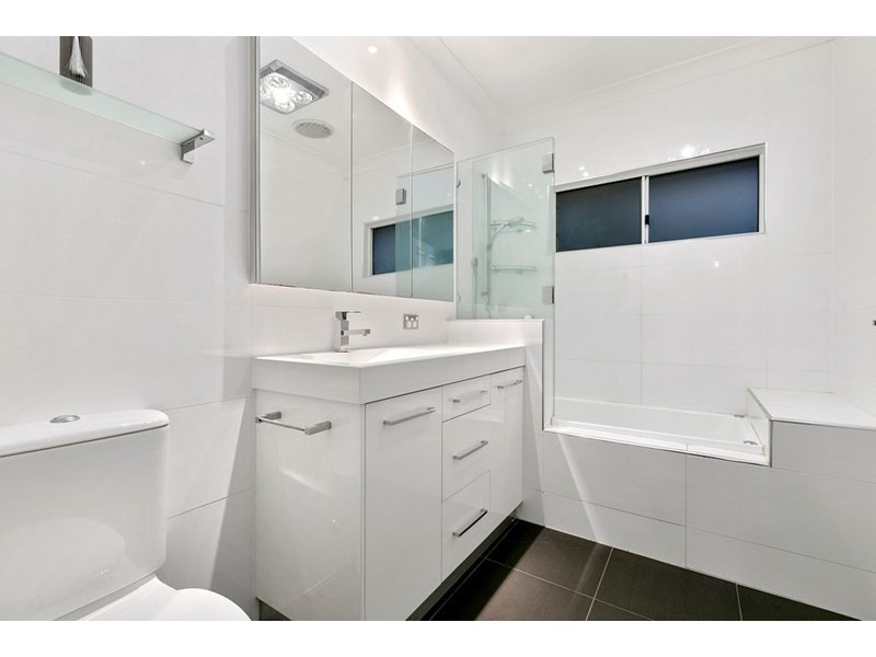 52 Latimer Street, Holland Park QLD 4121