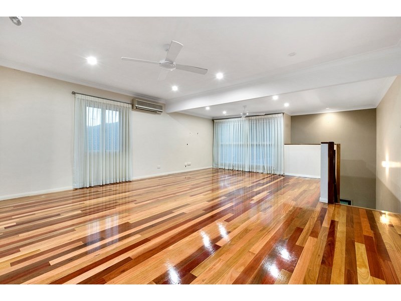 52 Latimer Street, Holland Park QLD 4121