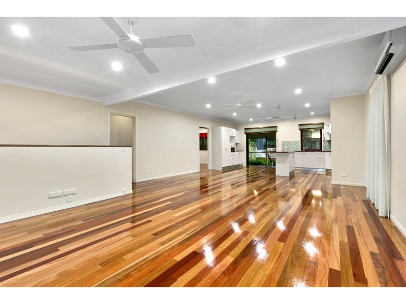 52 Latimer Street, Holland Park QLD 4121