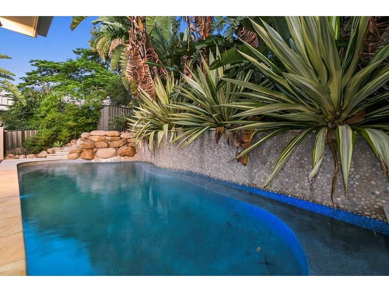 52 Latimer Street, Holland Park QLD 4121