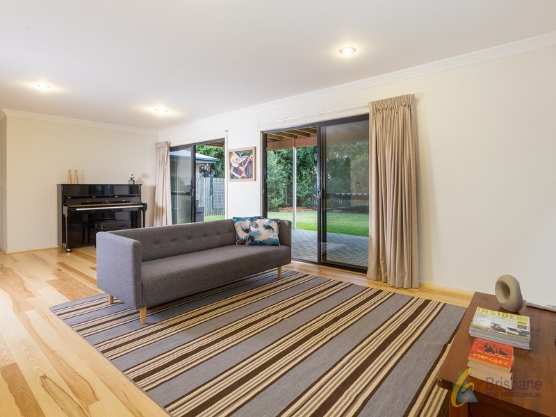 17 White Street, Graceville QLD 4075