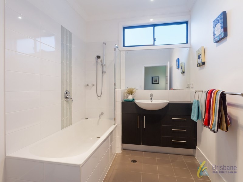 17 White Street, Graceville QLD 4075