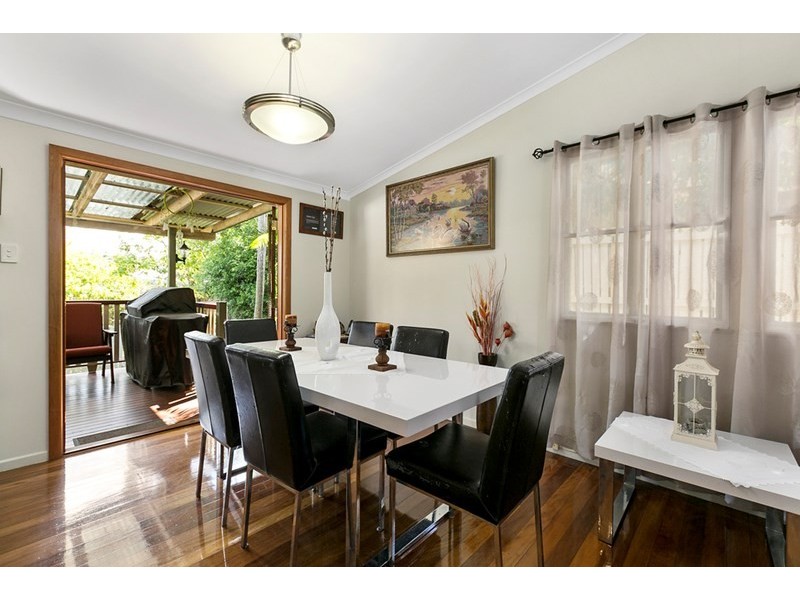 60 Latimer Street, Holland Park QLD 4121