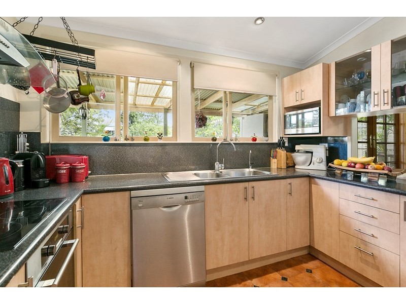 60 Latimer Street, Holland Park QLD 4121