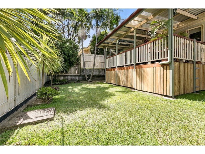 64 Latimer Street, Holland Park QLD 4121