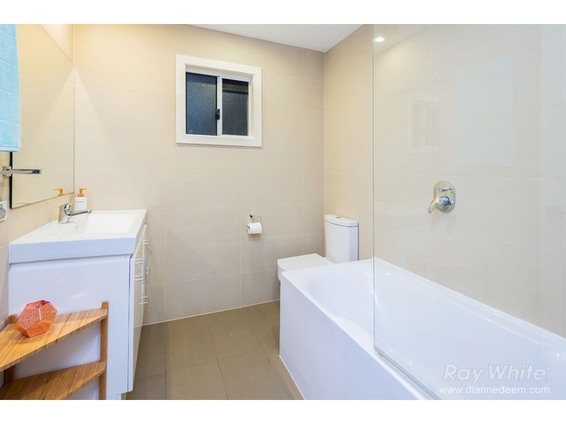 295 Nursery Road, Holland Park QLD 4121