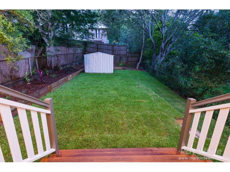 295 Nursery Road, Holland Park QLD 4121