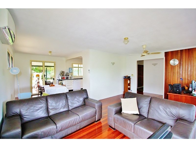 7 Baloo Street, Holland Park West QLD 4121