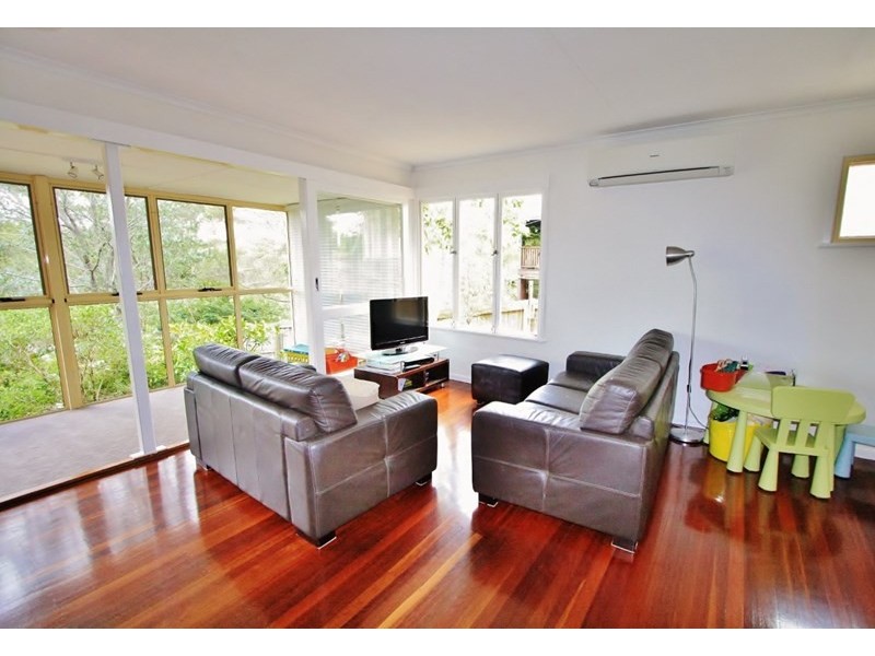 7 Baloo Street, Holland Park West QLD 4121