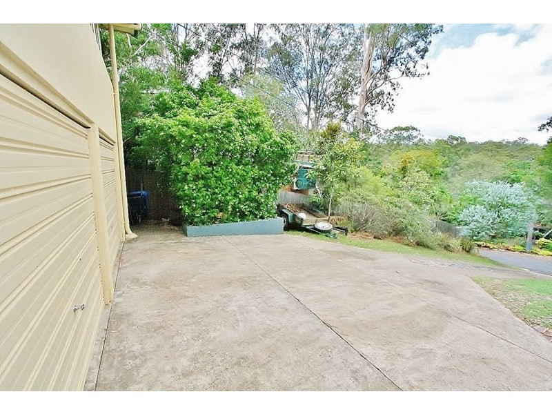 7 Baloo Street, Holland Park West QLD 4121