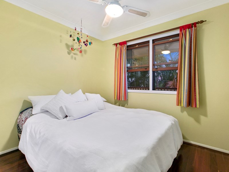 31 Roseglen Street, Greenslopes QLD 4120