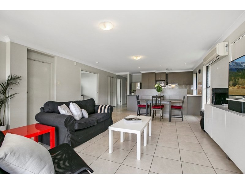 45 Lexey Crescent, Wakerley QLD 4154