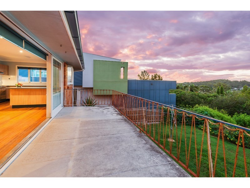 18 Kneale Street, Holland Park West QLD 4121