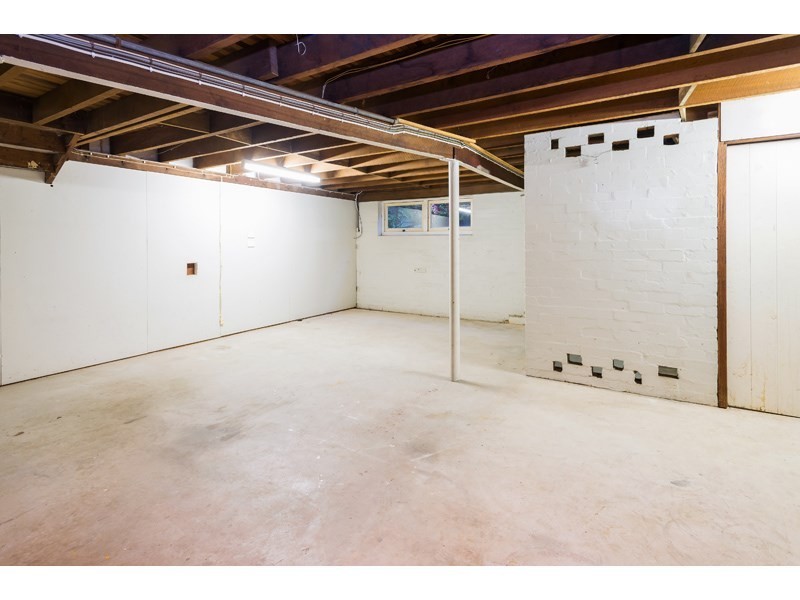18 Kneale Street, Holland Park West QLD 4121