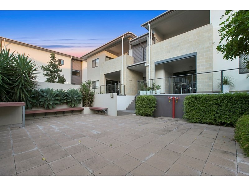 6/71 Dansie Street, Greenslopes QLD 4120