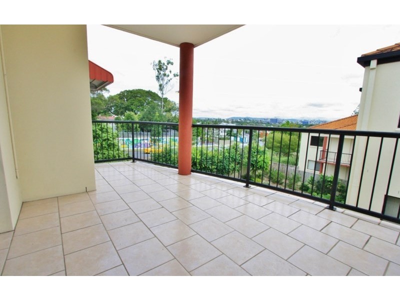 28/15 Dansie Street, Greenslopes QLD 4120