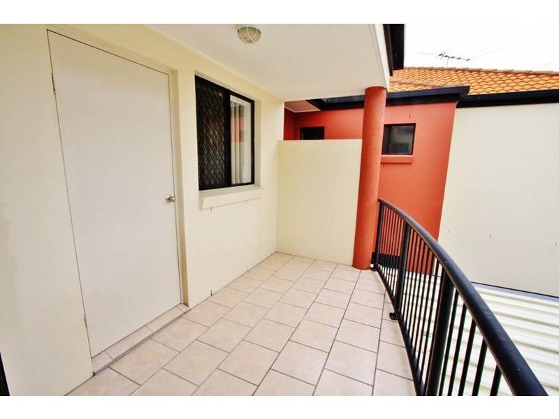 28/15 Dansie Street, Greenslopes QLD 4120